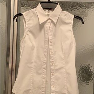 Sleeveless shirt